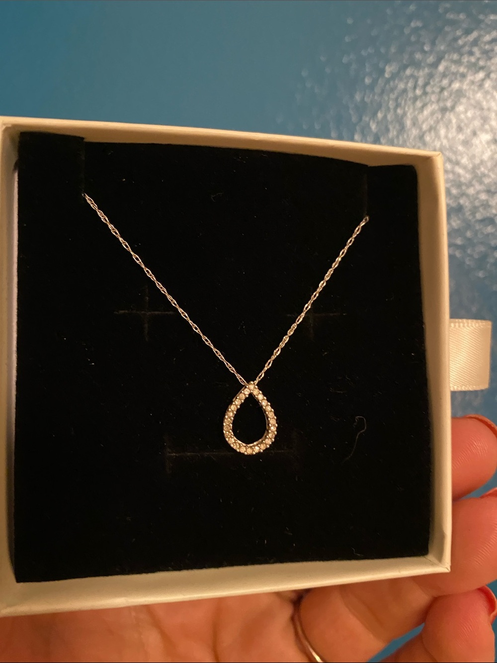 14k white gold Teardrop Pendant Necklace with diamonds